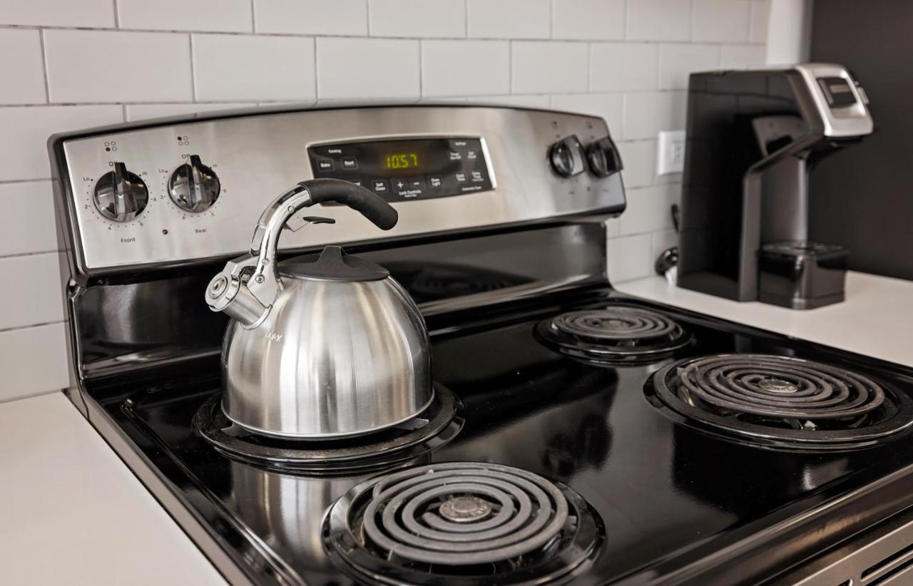 Placemakr Premier Sobro Nashville Eksteriør bilde A GE Profile stove