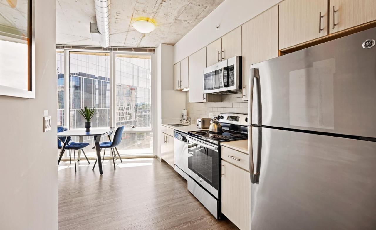 Placemakr Premier Sobro Nashville Eksteriør bilde A kitchen in a typical apartment