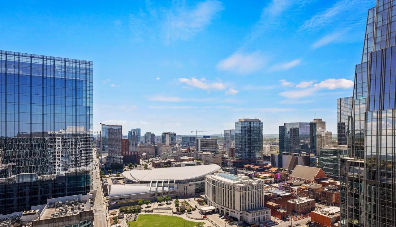 Placemakr Premier Sobro Nashville Eksteriør bilde View of the West End from the 2018-completed residential tower