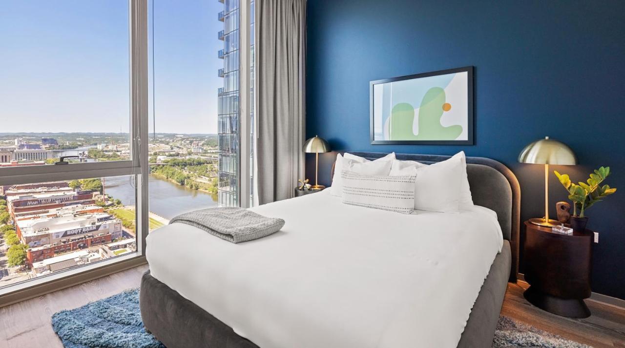 Placemakr Premier Sobro Nashville Eksteriør bilde A bedroom at the River Hotel