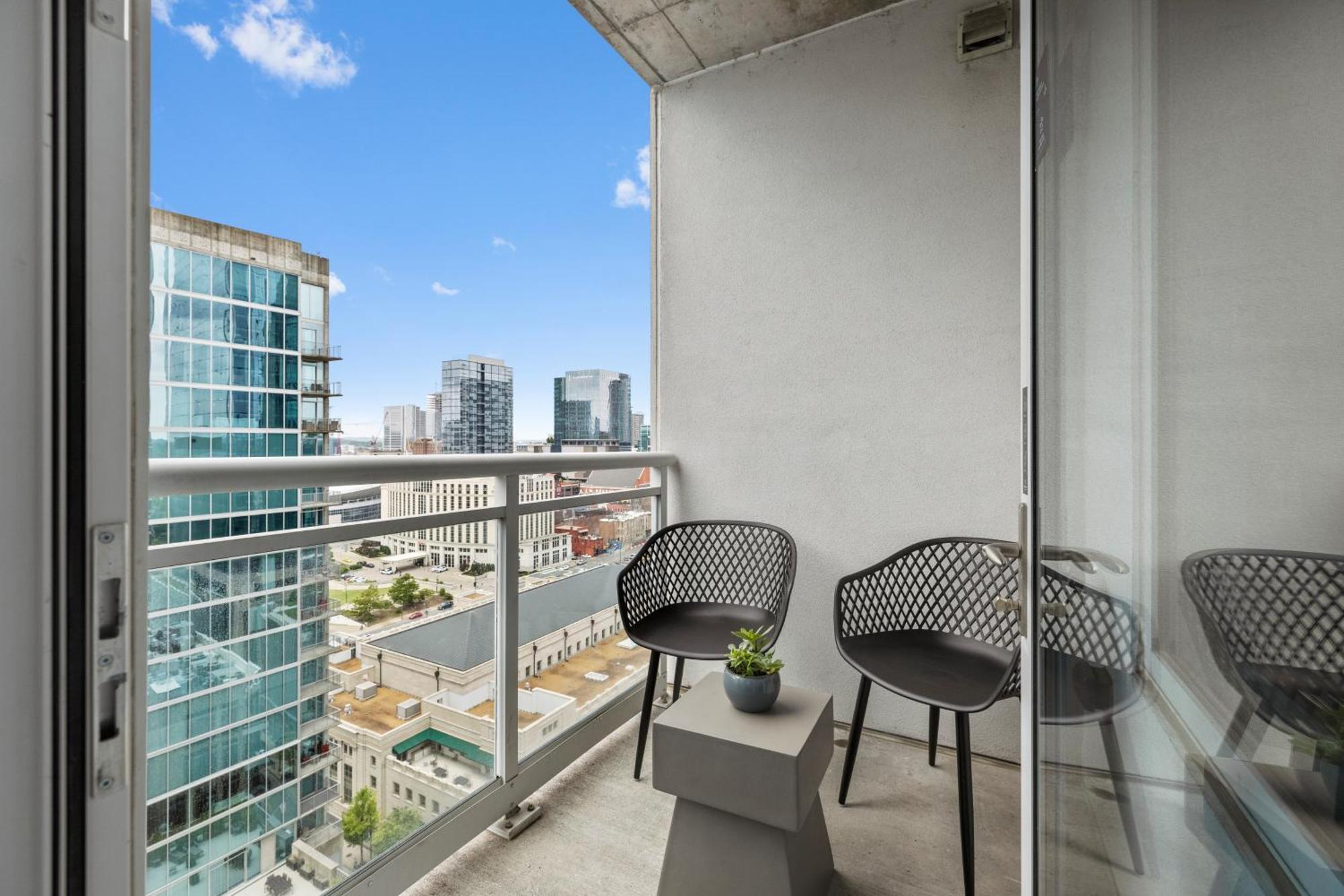 Placemakr Premier Sobro Nashville Eksteriør bilde Balcony
